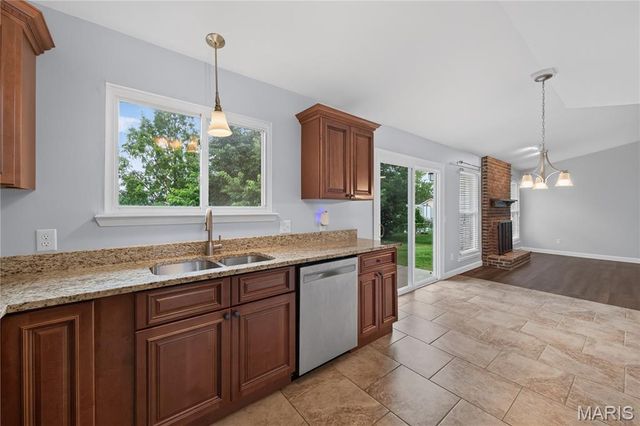 3036 Country Knoll Drive, St Charles, MO 63303