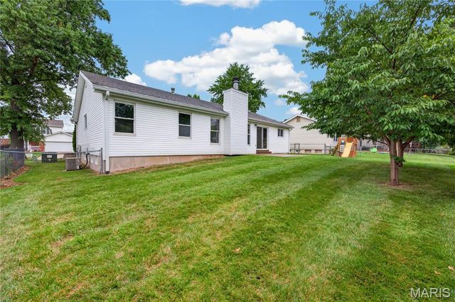 3036 Country Knoll Drive, St Charles, MO 63303