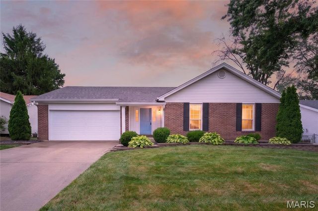 3036 Country Knoll Drive, St Charles, MO 63303