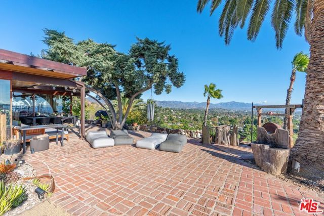 17728 Ridgeway Road, Granada Hills (los Angeles), CA 91344
