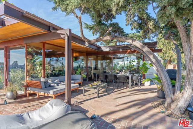 17728 Ridgeway Road, Granada Hills (los Angeles), CA 91344