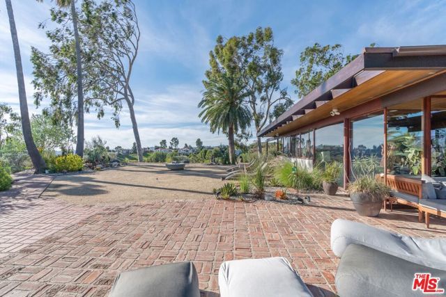 17728 Ridgeway Road, Granada Hills (los Angeles), CA 91344