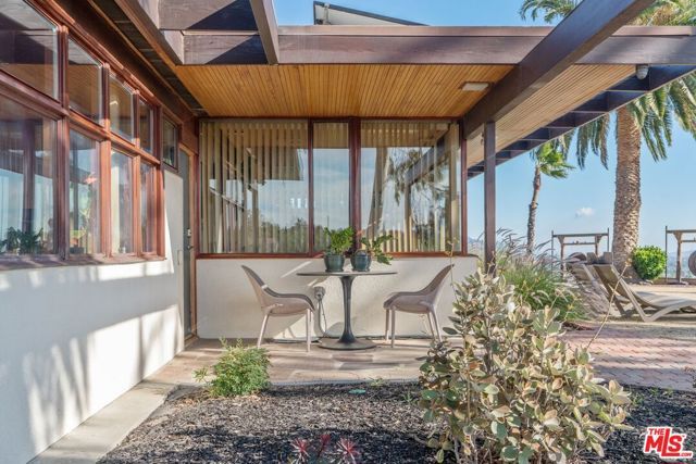 17728 Ridgeway Road, Granada Hills (los Angeles), CA 91344