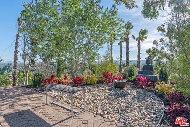 17728 Ridgeway Road, Granada Hills (los Angeles), CA 91344