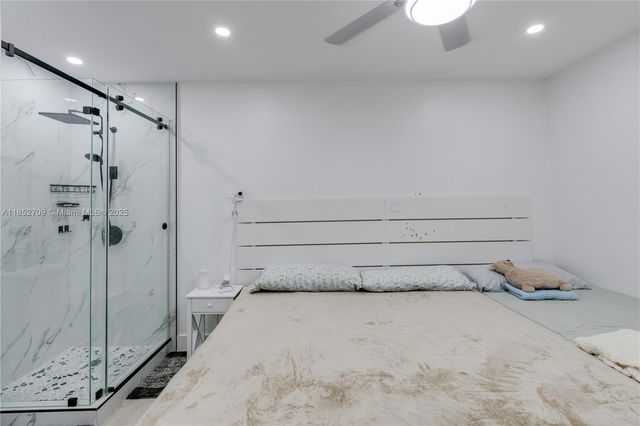 9311 SW 37th St, Miami, FL 33165