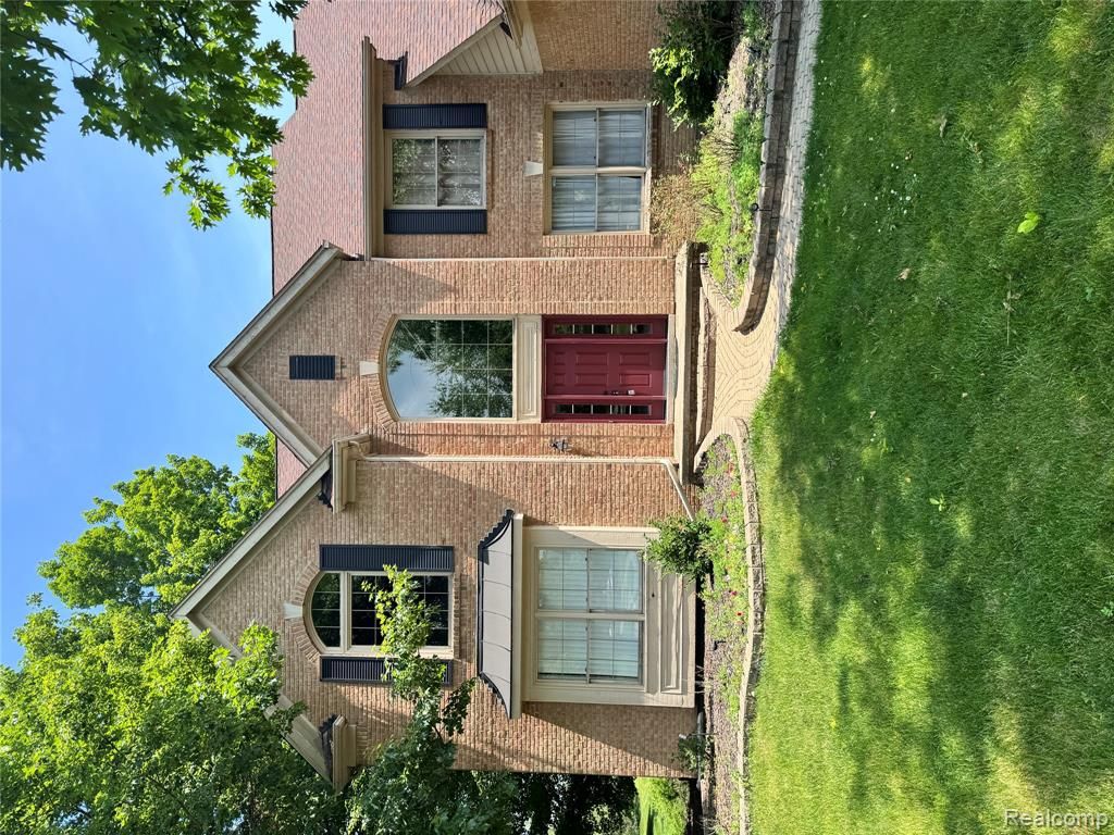 39450 Legend Court, Northville, MI 48167