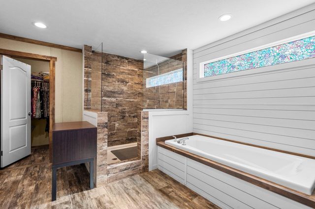 498 William Pettus RD, Maxwell, TX 78656