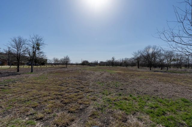 498 William Pettus RD, Maxwell, TX 78656