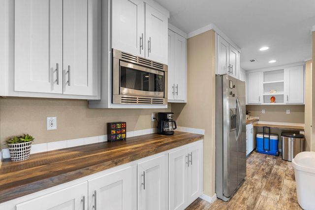 498 William Pettus RD, Maxwell, TX 78656