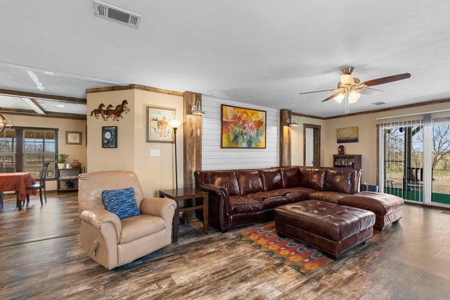 498 William Pettus RD, Maxwell, TX 78656