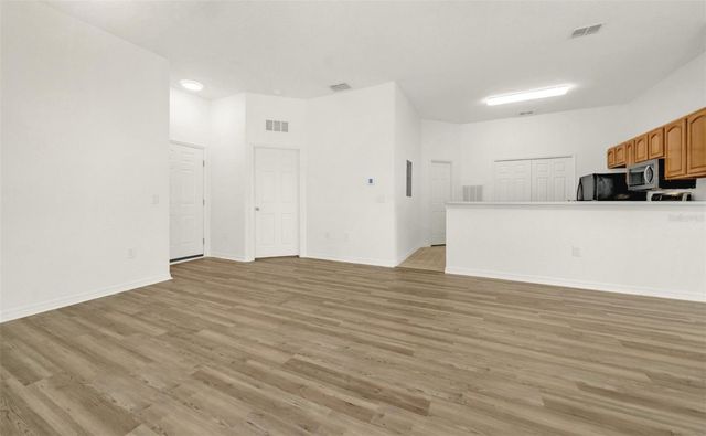 970 N SPRING GARDEN AVENUE 212, Deland, FL 32720