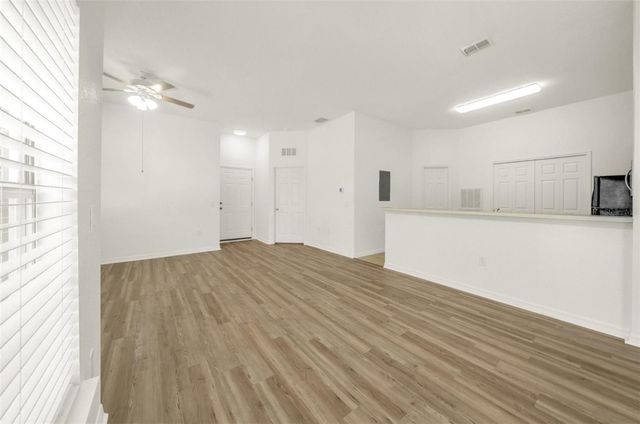 970 N SPRING GARDEN AVENUE 212, Deland, FL 32720
