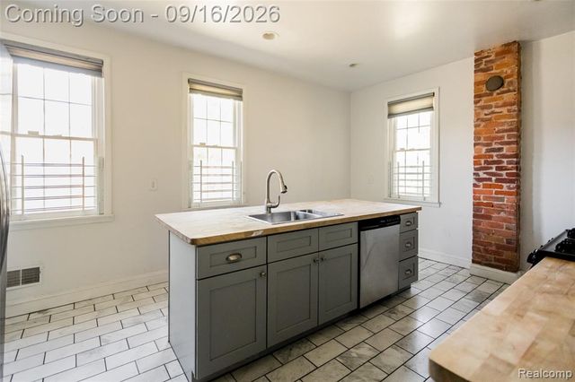 451 Horton Street, Detroit, MI 48202