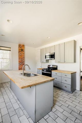 451 Horton Street, Detroit, MI 48202