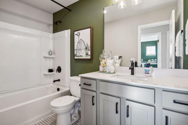 1542 Philipp Way, Shakopee, MN 55379