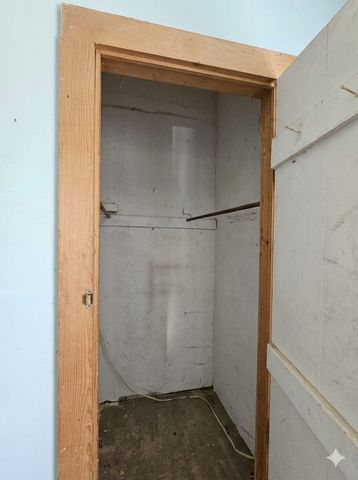 501 N Houston Street, De Leon, TX 76444