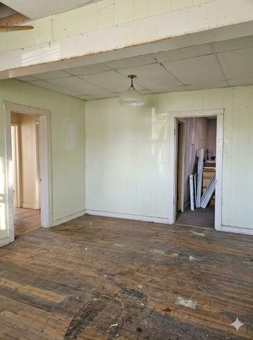 501 N Houston Street, De Leon, TX 76444