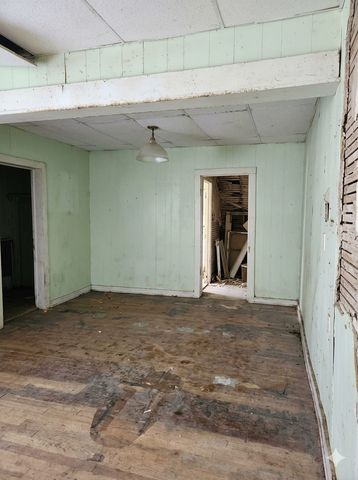 501 N Houston Street, De Leon, TX 76444