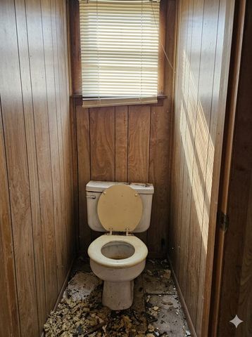 501 N Houston Street, De Leon, TX 76444