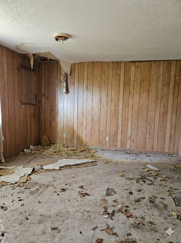 501 N Houston Street, De Leon, TX 76444