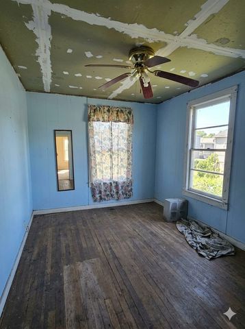 501 N Houston Street, De Leon, TX 76444