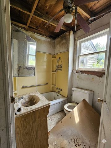 501 N Houston Street, De Leon, TX 76444