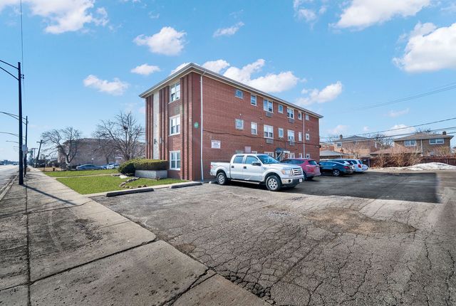 8020 S Pulaski Road 3W, Chicago, IL 60652