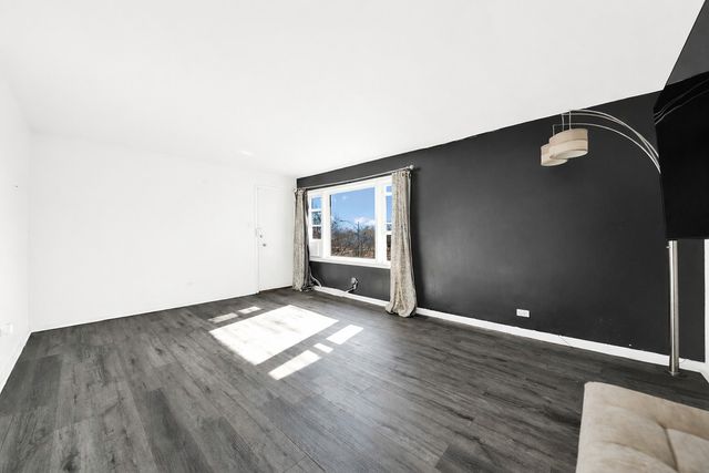 8020 S Pulaski Road 3W, Chicago, IL 60652