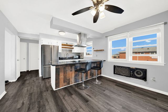 8020 S Pulaski Road 3W, Chicago, IL 60652