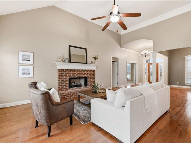 927 Westbrook Dr, Gallatin, TN 37066