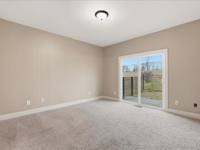 927 Westbrook Dr, Gallatin, TN 37066