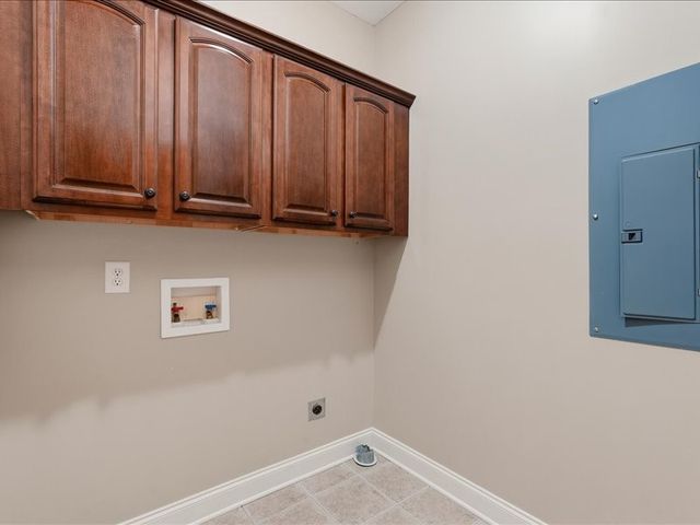 927 Westbrook Dr, Gallatin, TN 37066