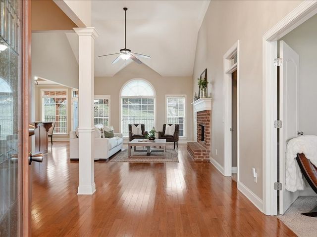 927 Westbrook Dr, Gallatin, TN 37066