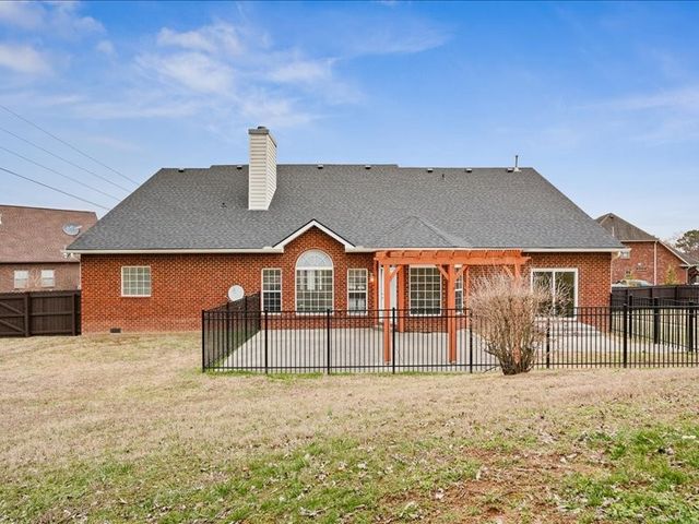 927 Westbrook Dr, Gallatin, TN 37066