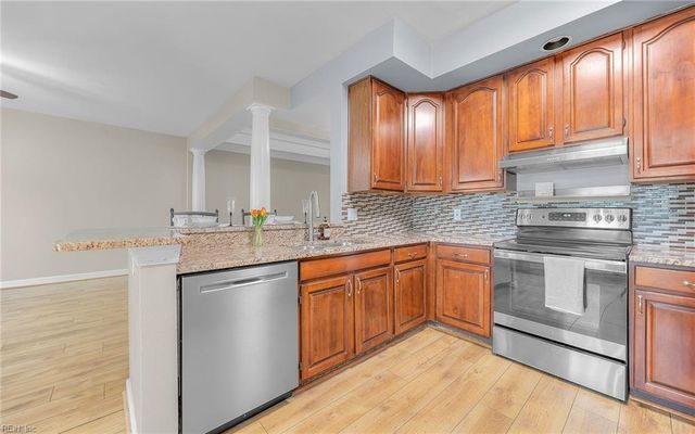 912 Shoal Creek TRL, Chesapeake, VA 23320