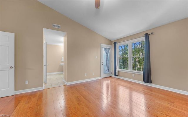 912 Shoal Creek TRL, Chesapeake, VA 23320