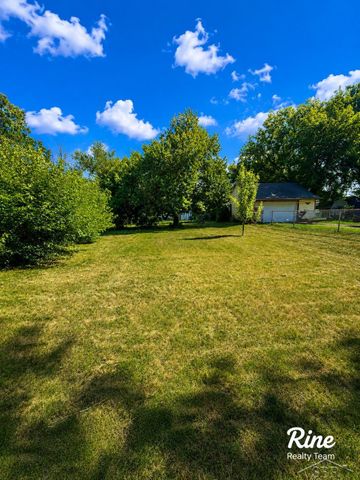 3204 E Hemphill Road, Burton, MI 48529
