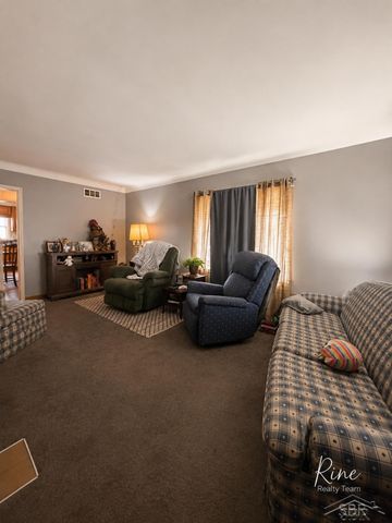 3204 E Hemphill Road, Burton, MI 48529