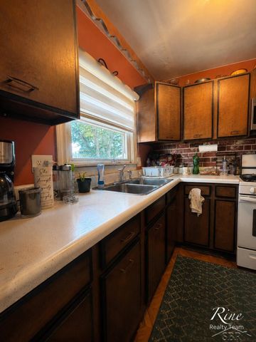 3204 E Hemphill Road, Burton, MI 48529