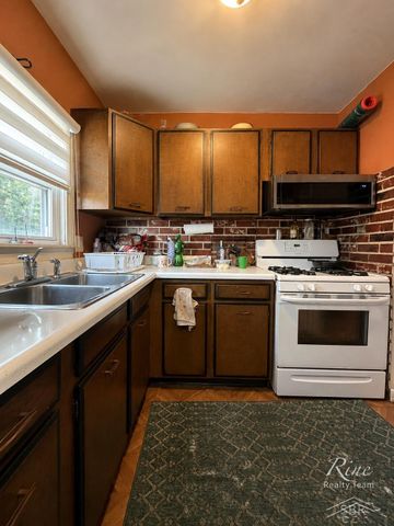 3204 E Hemphill Road, Burton, MI 48529