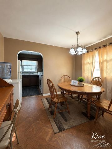 3204 E Hemphill Road, Burton, MI 48529