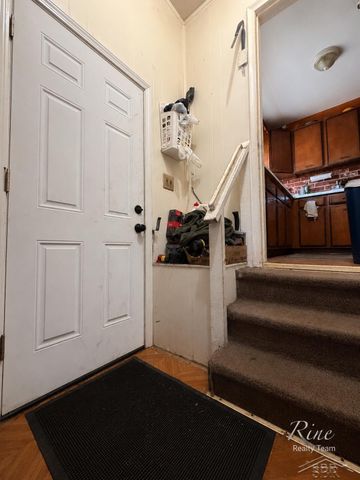 3204 E Hemphill Road, Burton, MI 48529