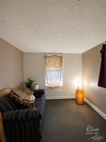 3204 E Hemphill Road, Burton, MI 48529