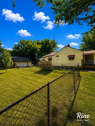 3204 E Hemphill Road, Burton, MI 48529