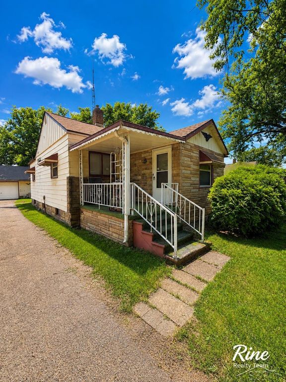 3204 E Hemphill Road, Burton, MI 48529