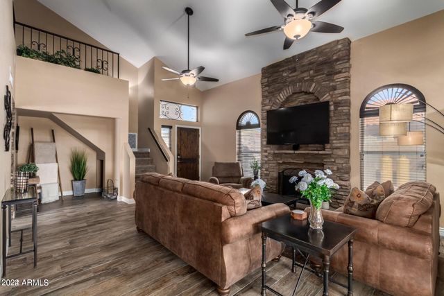 2911 E WINDMERE Drive, Phoenix, AZ 85048