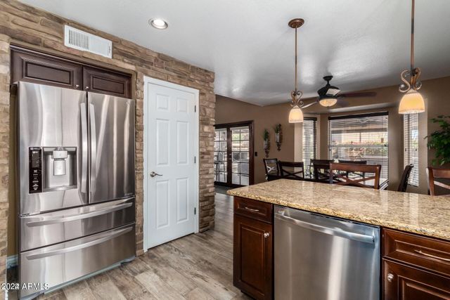 2911 E WINDMERE Drive, Phoenix, AZ 85048