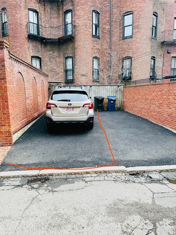 313 Marlborough St 1, Boston, MA 02116