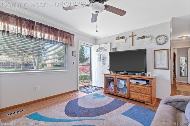 8823 Royce Drive, Sterling Heights, MI 48313