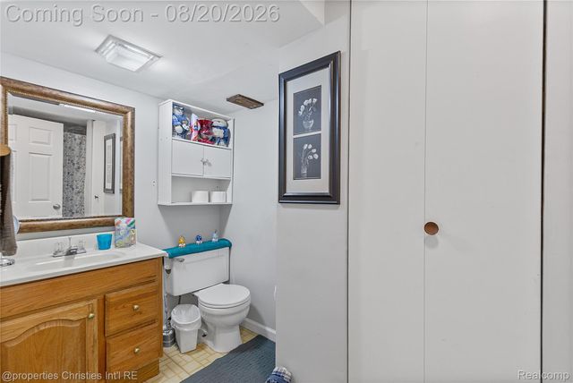 8823 Royce Drive, Sterling Heights, MI 48313